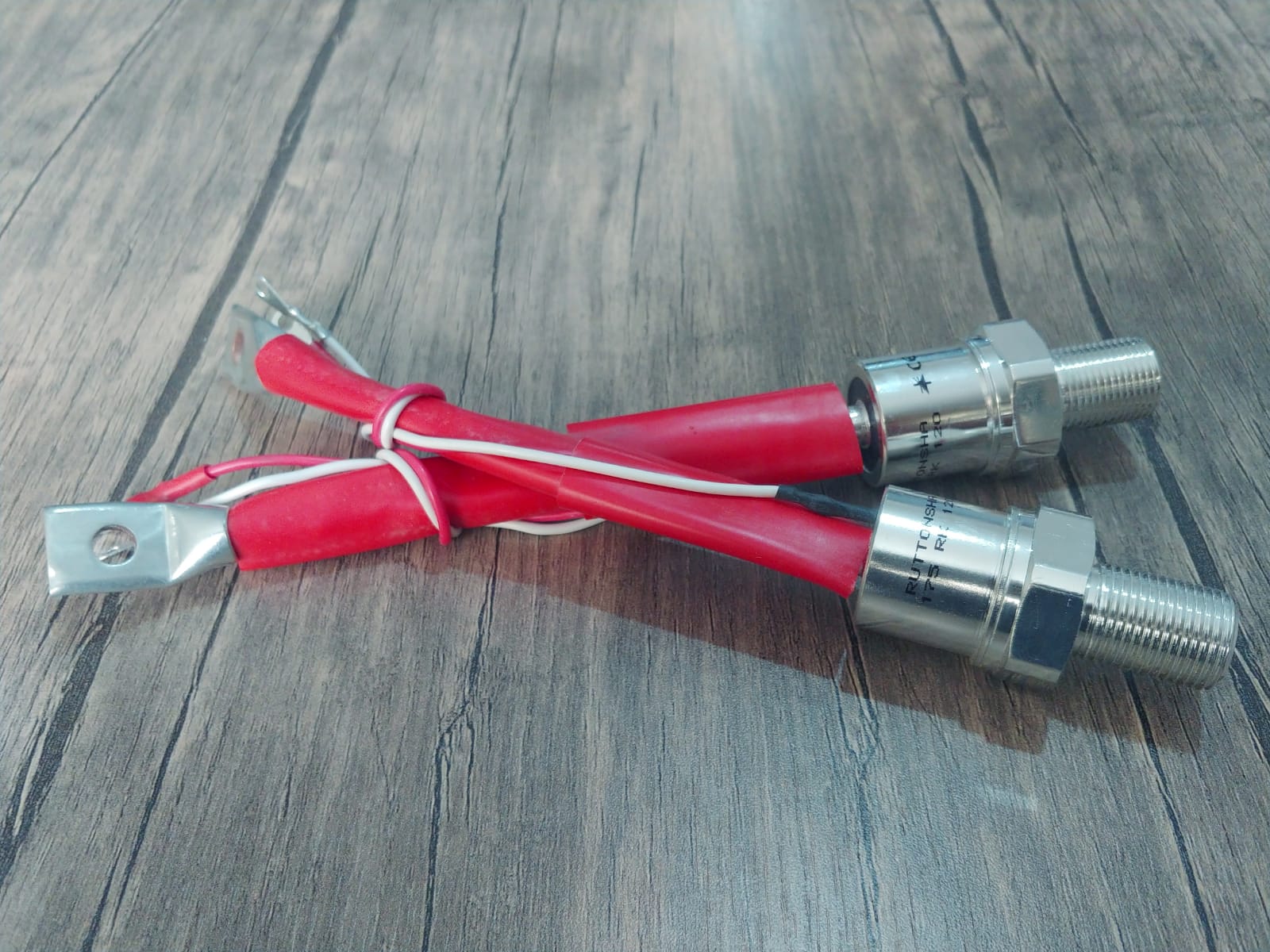 175RK120   175 AMPER 1200 VOLT KAMÇILI TRİSTÖR