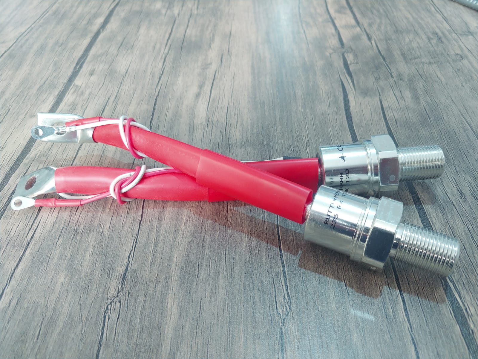 235RK120     235 AMPER 1200 VOLT KAMÇILI TRİSTÖR