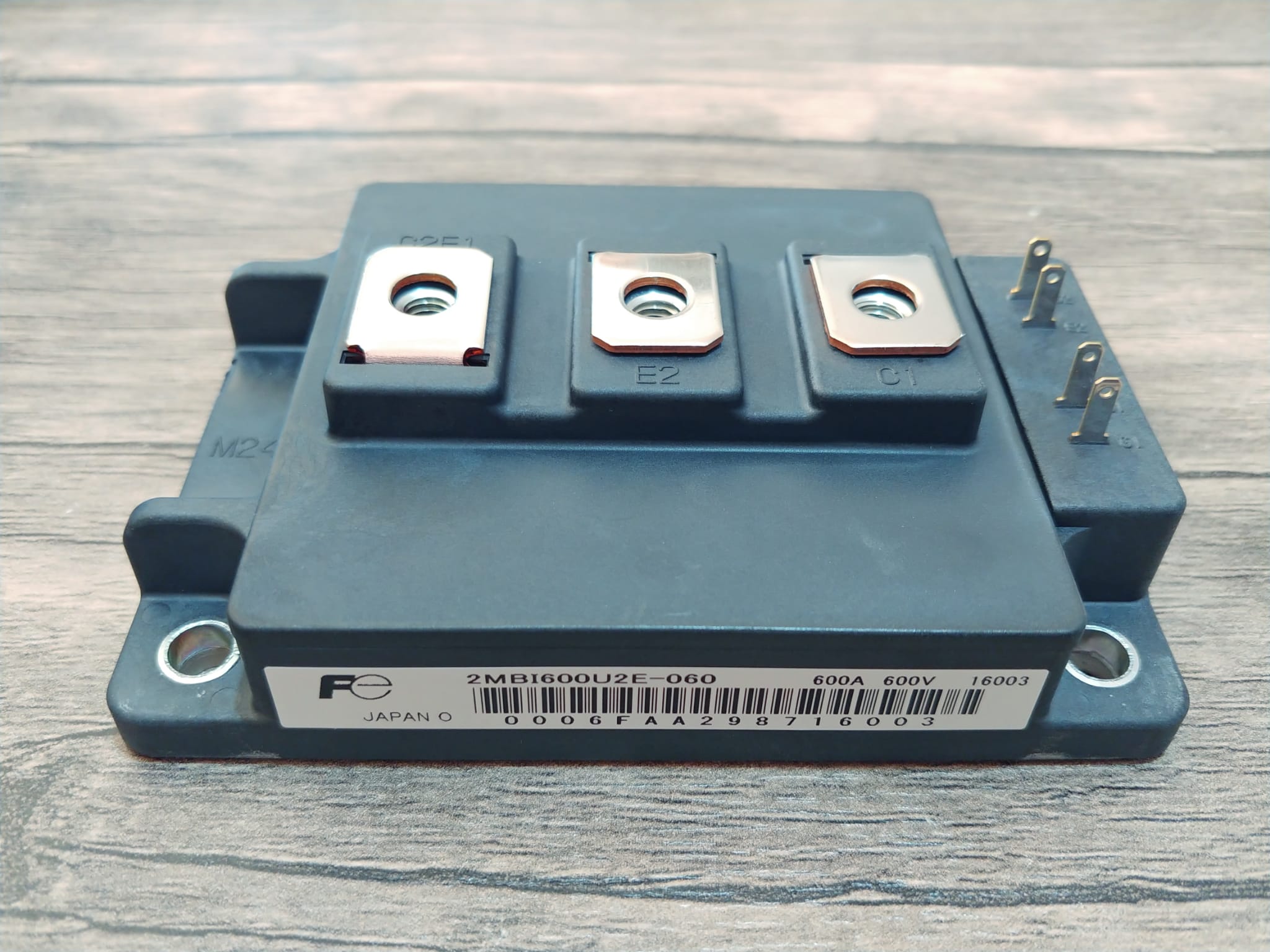 2MBI600U2E-060                2MBI600U2E060