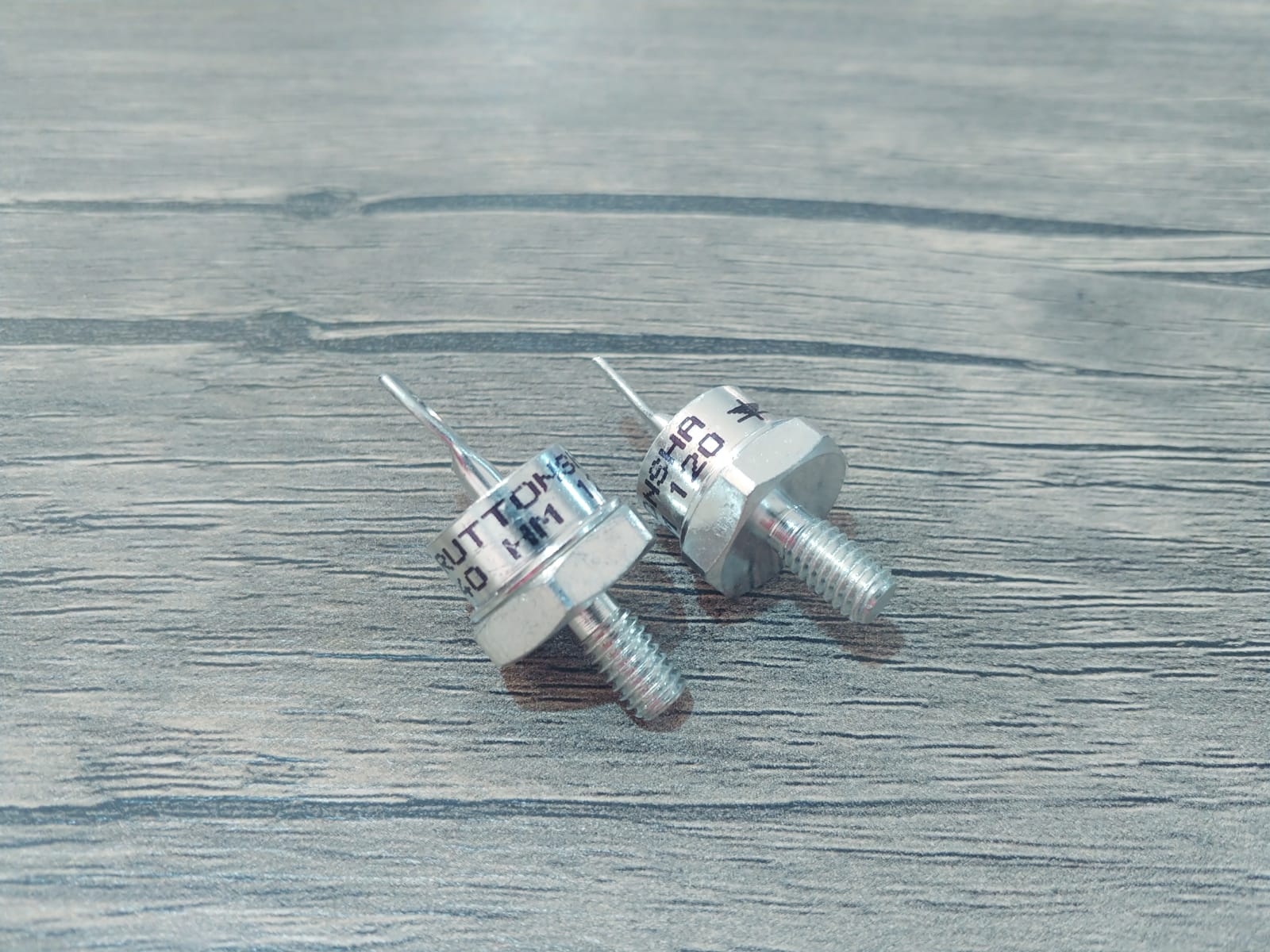 40HM120    40 AMPER    1200V   VİDALI DİYOT KATOT