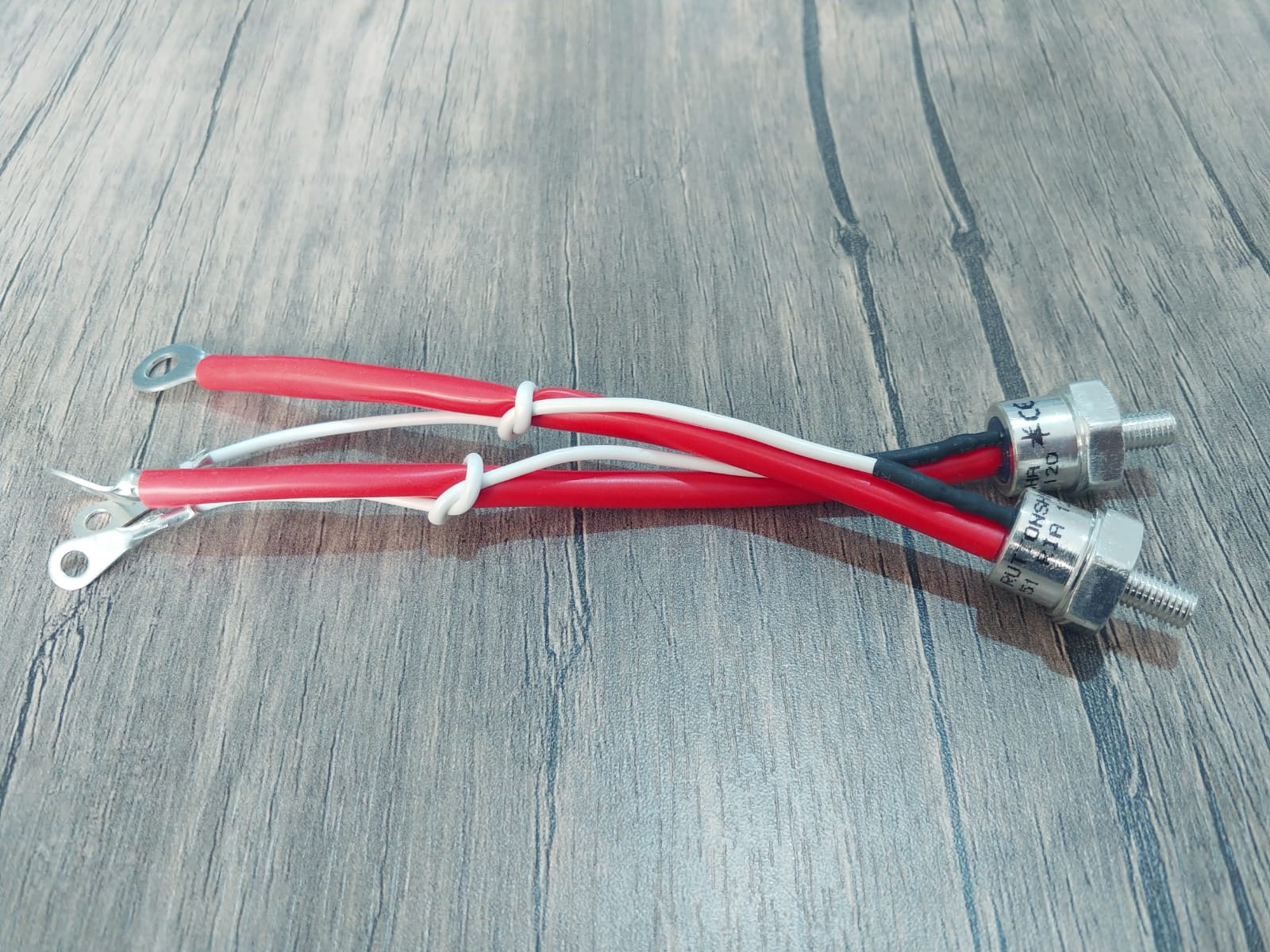 51RIA120    51 AMPER 1200VOLT KAMÇILI TRİSTÖR