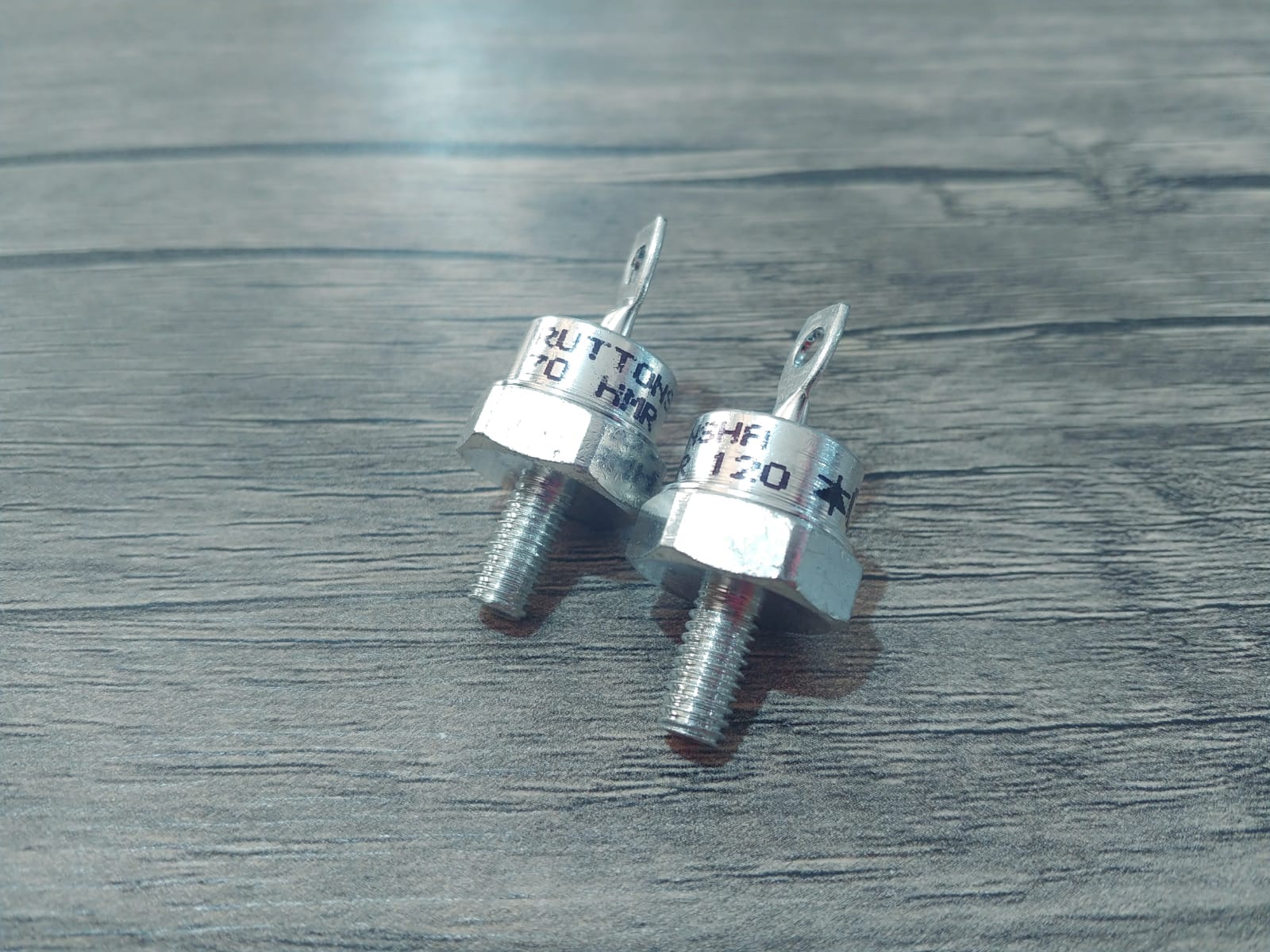 70HMR120   70 AMPER 1200V  VİDALI DİYOT ANOT