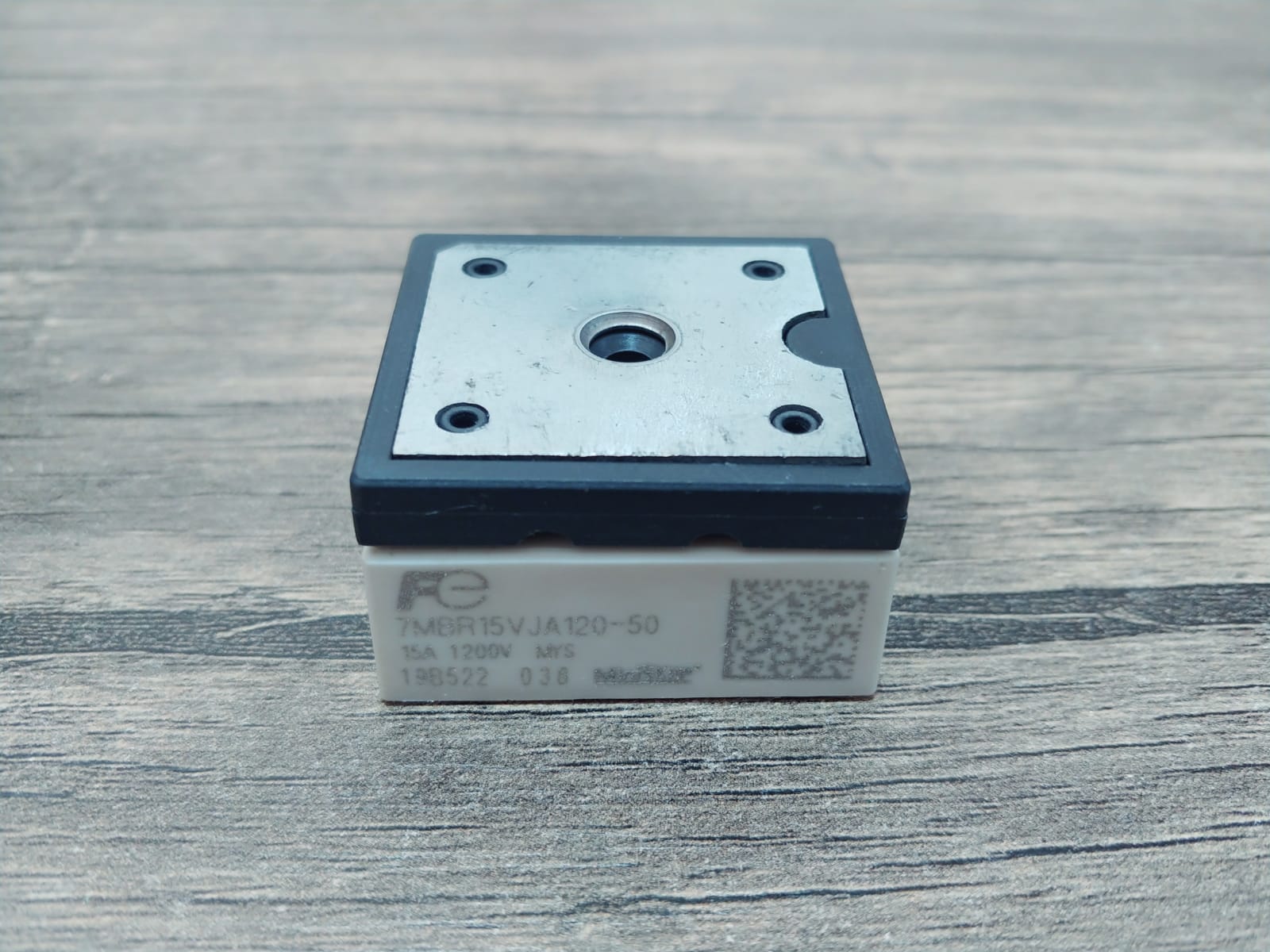 7MBR15VJA120-50                           7MBR15VJA-120-50