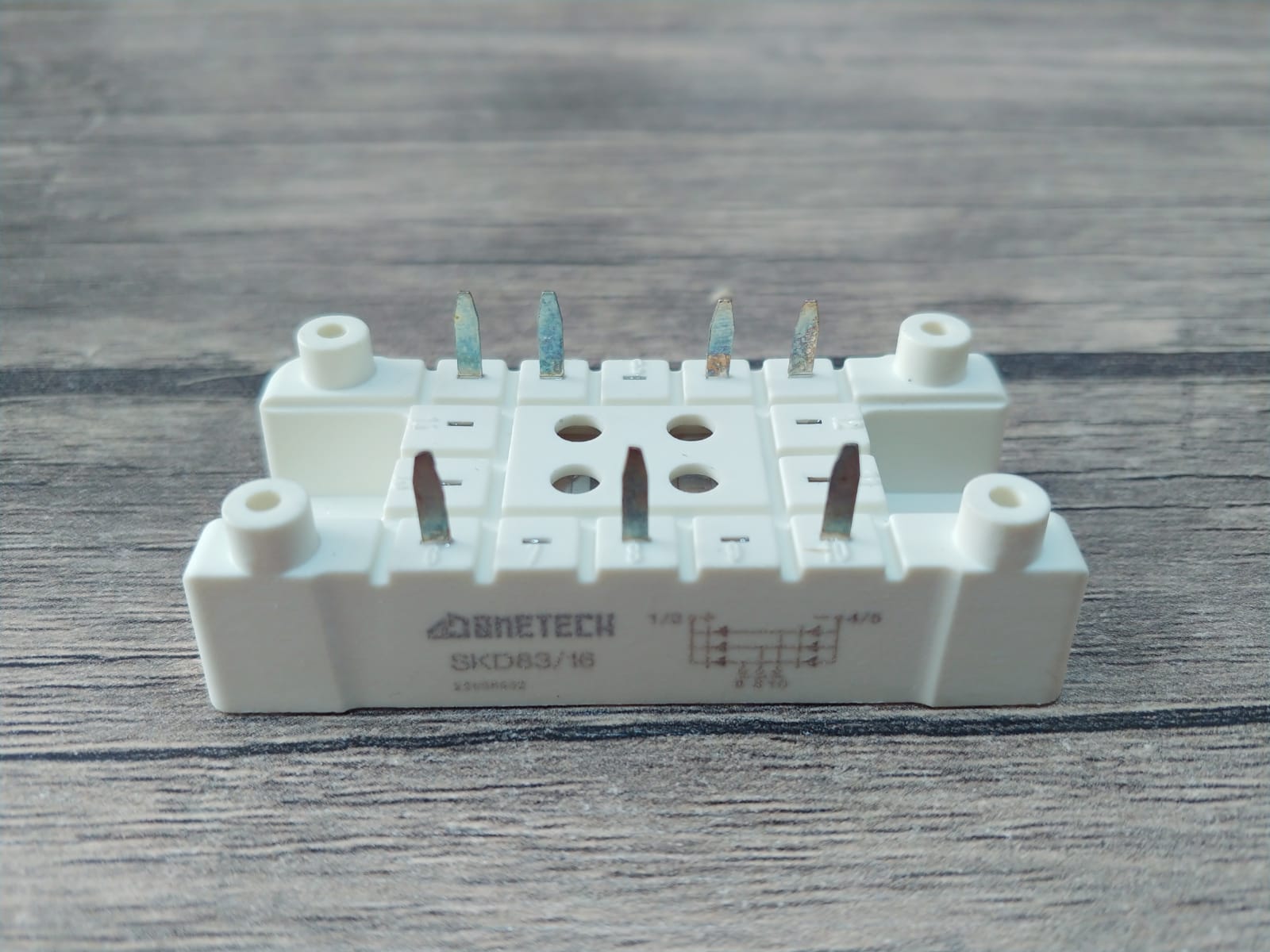 SKD83-16E     SKD83-16